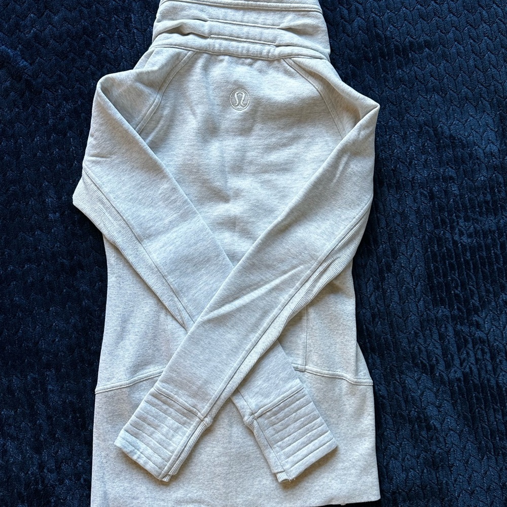 Lululemon Radiant Jacket II Size 4 - Picture 9 of 10